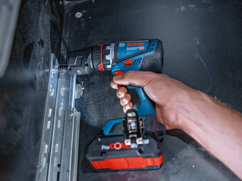 Bosch 18V Compact 1/2 Drill/Driver Kit with (2) 1.5 Ah Slim Pack Batteries  GSR18V-190B22