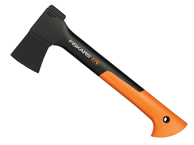 How to sharpen your axe and knife blades with Fiskars Xsharp™ Axe