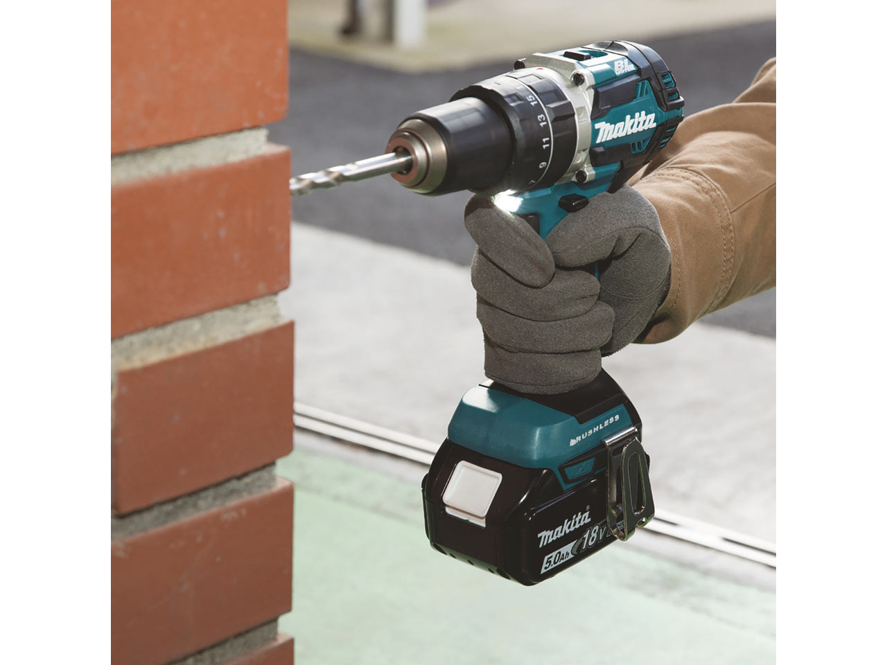 Makita DHP484RTJ 18V Brushless Combi Drill LXT 2 x 5.0ah