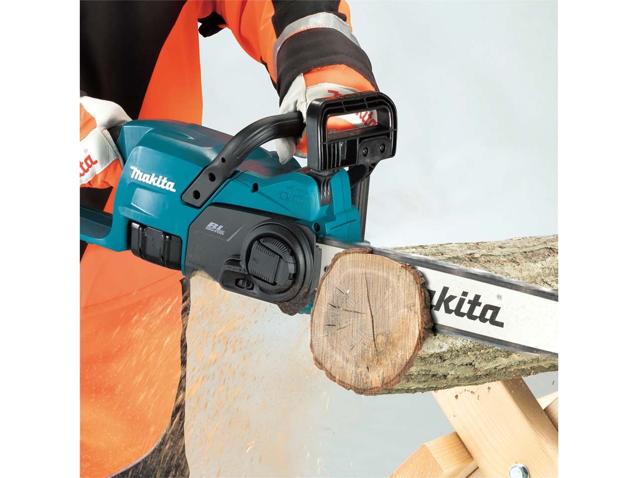 Makita Makita DUC357Z 18V 350mm BL Chainsaw Bare Unit ffx