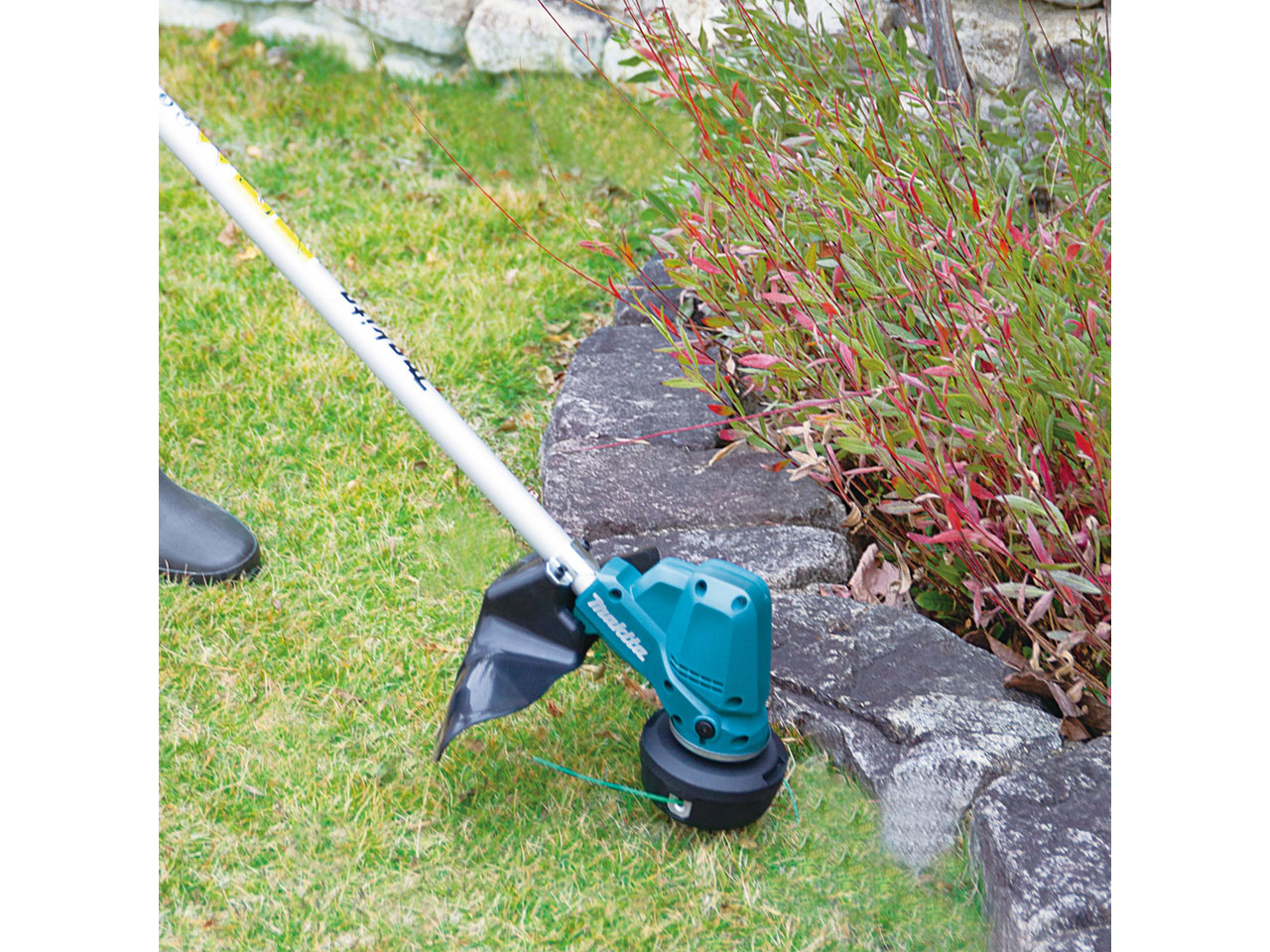 Makita 18 best sale volt strimmer