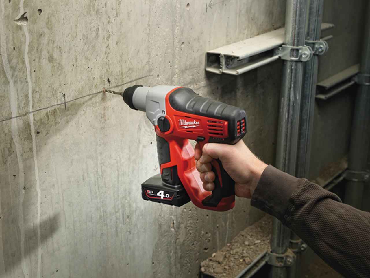 Milwaukee m12 best sale rotary hammer drill