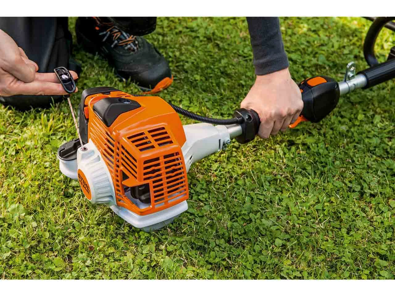 Black & Decker Black & Decker BESTA530-GB 550W 240V 300mm AFS Grass  Strimmer