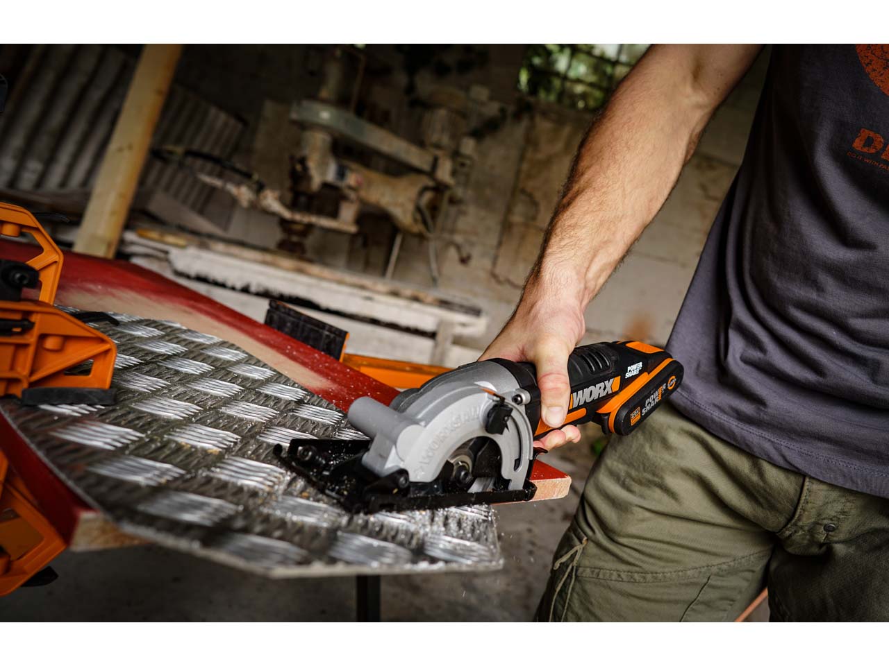 Worx WX527.9 20V 85mm Cordless Compact Circular Saw Bare Unit